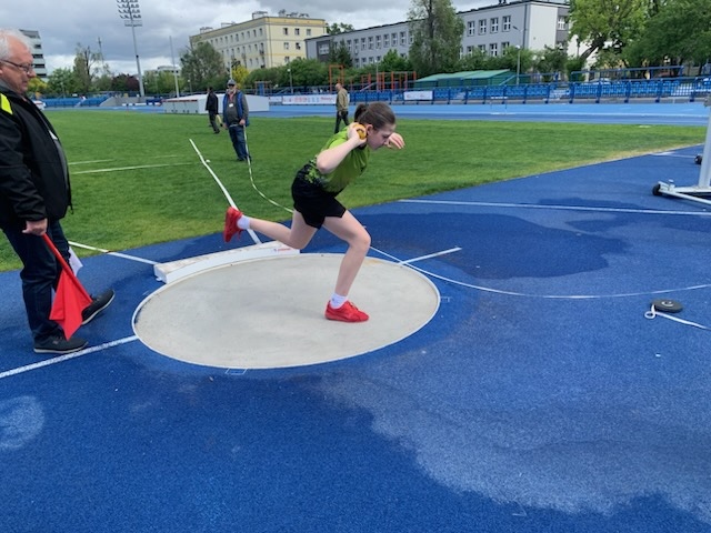 UKS CLAN Ostrołęka w Mistrzostwach Warszawy dzieci oraz w zawodach Mazowieckiego Otwarcia Sezonu Lekkoatletycznego 2026  - zdjęcie #2 - eOstroleka.pl