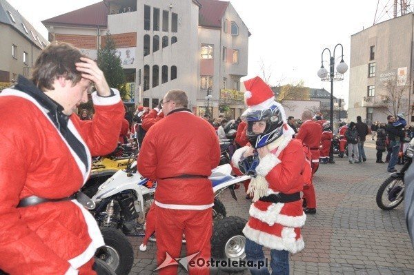 Moto Mikołaje 2011: Ponad 100 mikołajów pojawiło się dziś w Ostrolęce [3.XII.2011] - zdjęcie #30 - eOstroleka.pl