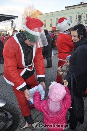 Moto Mikołaje 2011: Ponad 100 mikołajów pojawiło się dziś w Ostrolęce [3.XII.2011] - zdjęcie #1 - eOstroleka.pl