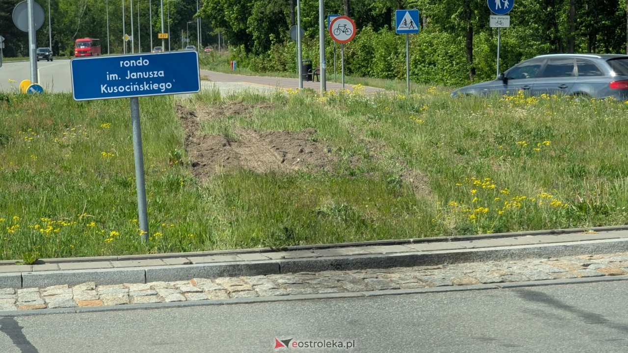 Tajemnicza kolizja na rondzie Kusocińskiego [15.05.2026] - zdjęcie #8 - eOstroleka.pl