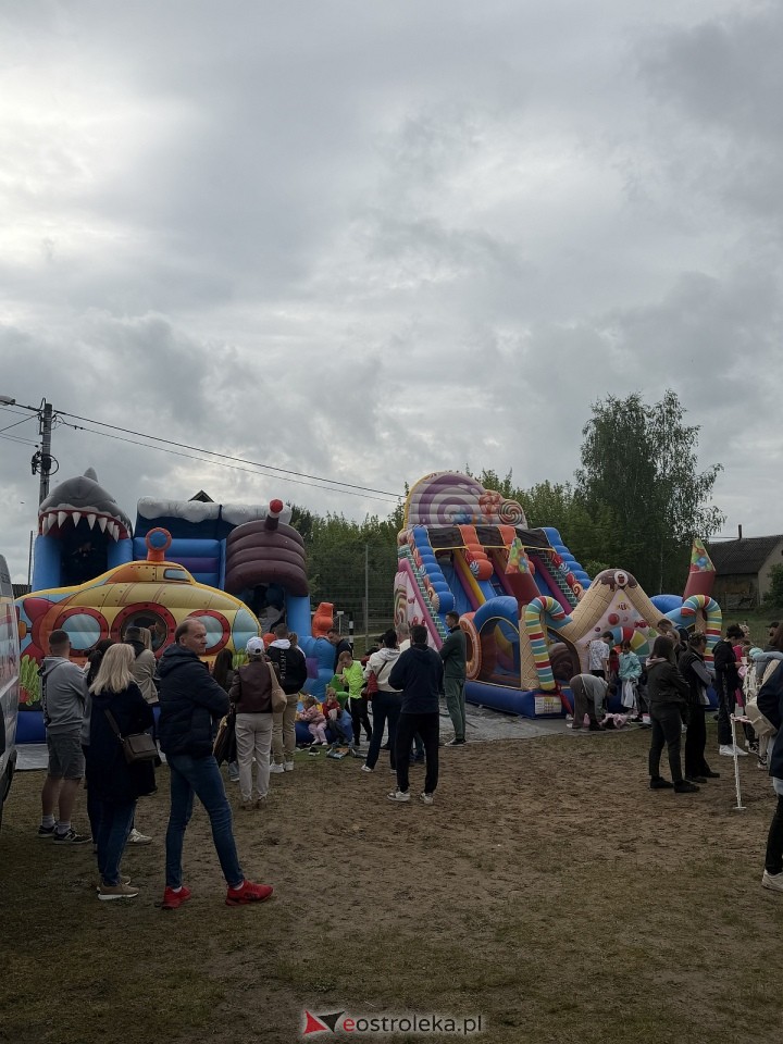 Festyn w Dzbeninie pn. „Każdy ma jakiegoś bzika” [16.05.02026] - zdjęcie #13 - eOstroleka.pl