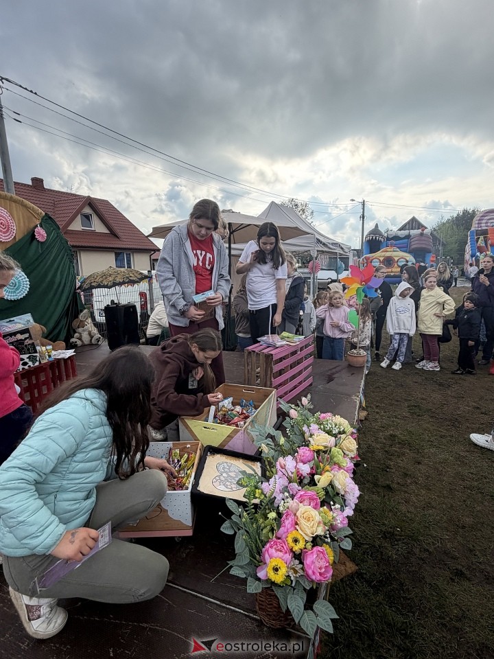 Festyn w Dzbeninie pn. „Każdy ma jakiegoś bzika” [16.05.02026] - zdjęcie #3 - eOstroleka.pl