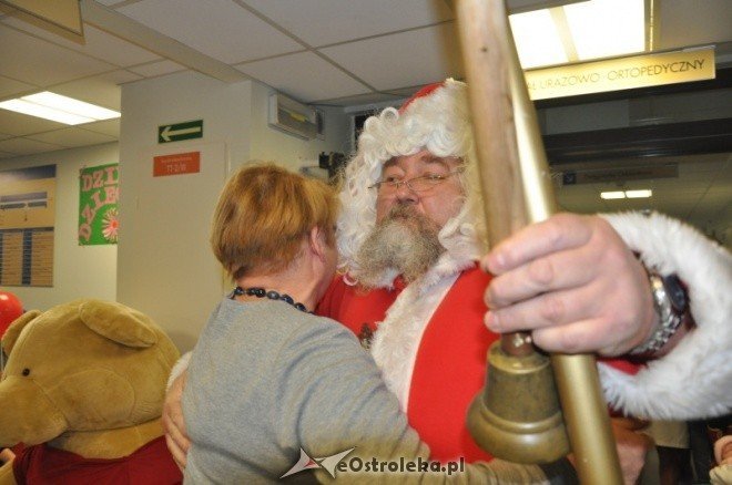 Mikołajki 2011: Święty Mikołaj odwiedził dzieci ze szpitala w Ostrołęce [6.XII.2011]  - zdjęcie #20 - eOstroleka.pl