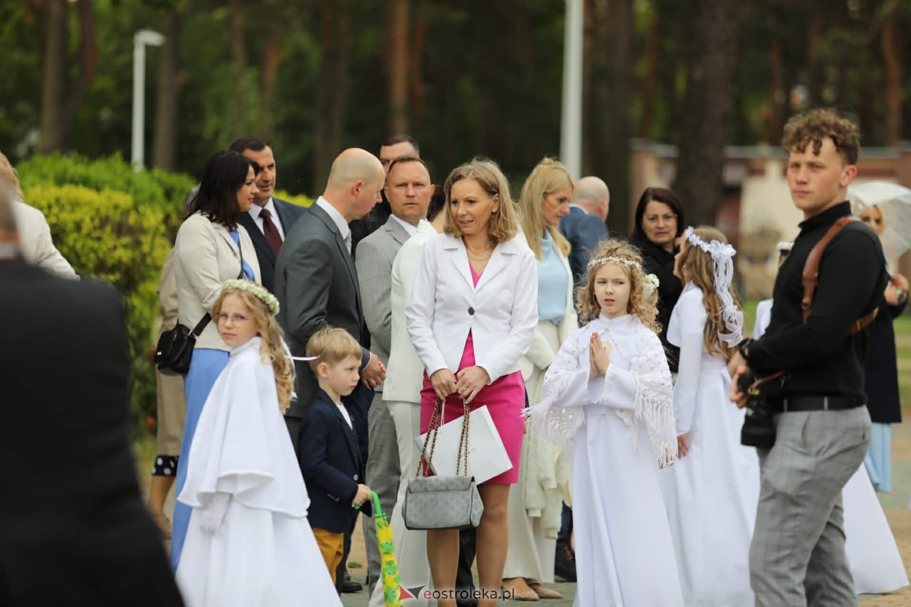 I Komunia Święta w kościele pw. Zbawiciela Świata [16.05.2026] - zdjęcie #70 - eOstroleka.pl
