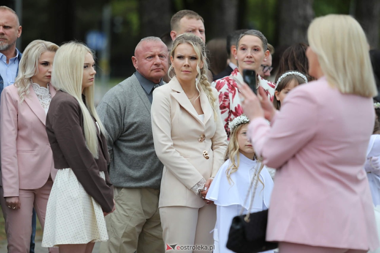 I Komunia Święta w kościele pw. Zbawiciela Świata [16.05.2026] - zdjęcie #64 - eOstroleka.pl