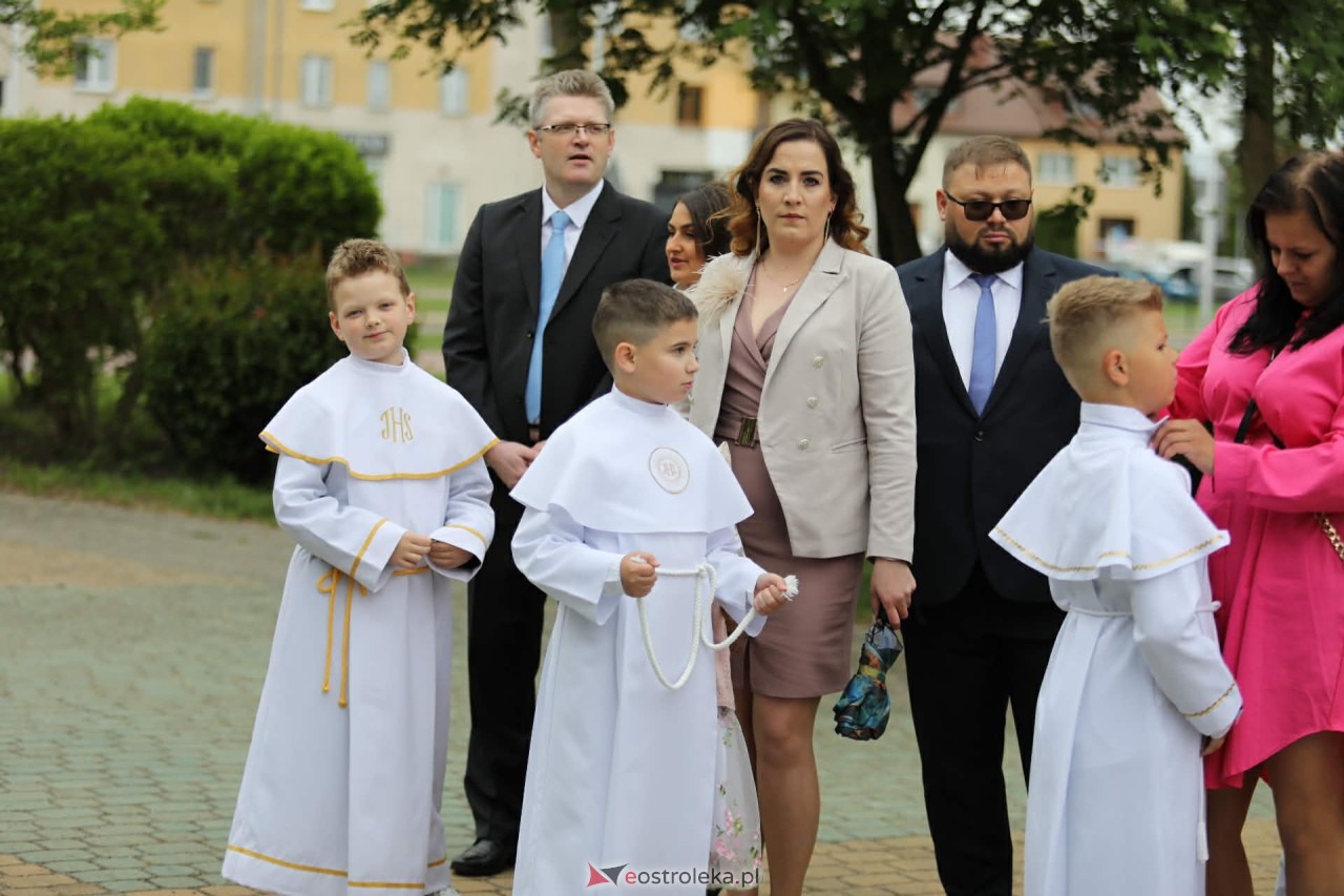 I Komunia Święta w kościele pw. Zbawiciela Świata [16.05.2026] - zdjęcie #61 - eOstroleka.pl