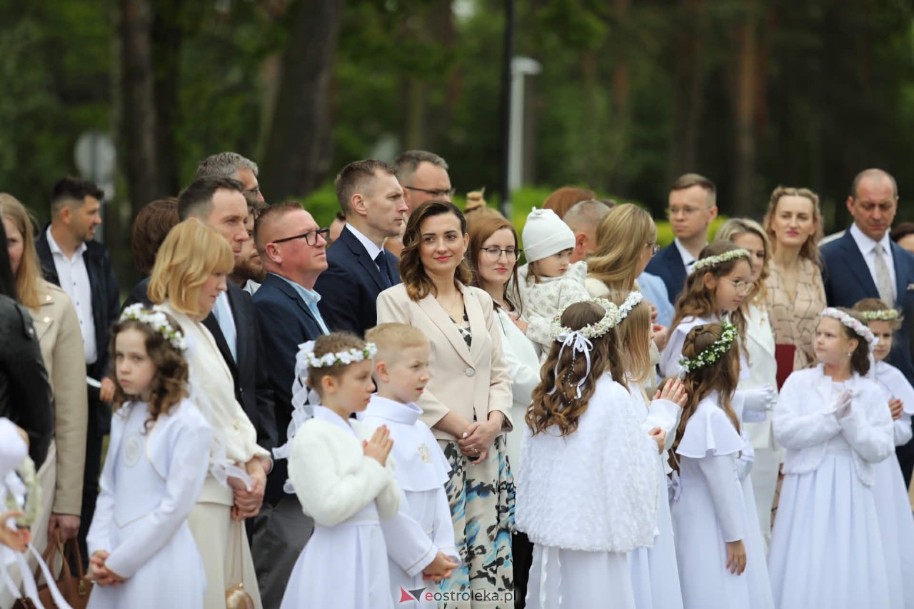 I Komunia Święta w kościele pw. Zbawiciela Świata [16.05.2026] - zdjęcie #58 - eOstroleka.pl