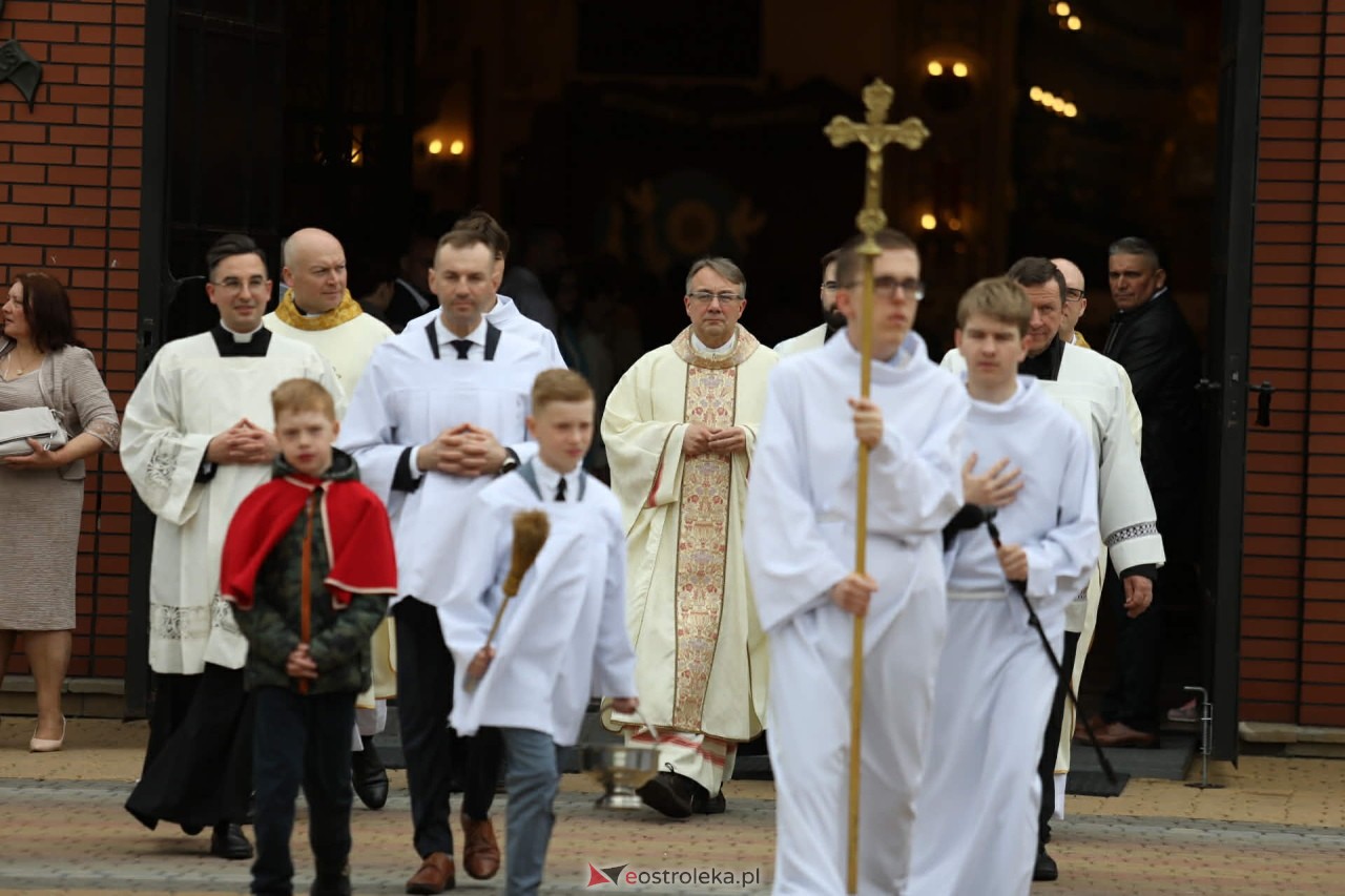 I Komunia Święta w kościele pw. Zbawiciela Świata [16.05.2026] - zdjęcie #54 - eOstroleka.pl