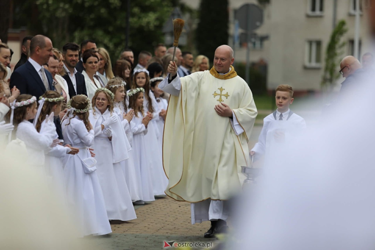 I Komunia Święta w kościele pw. Zbawiciela Świata [16.05.2026] - zdjęcie #46 - eOstroleka.pl
