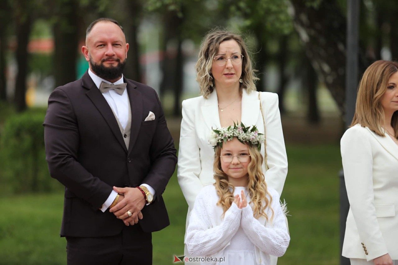 I Komunia Święta w kościele pw. Zbawiciela Świata [16.05.2026] - zdjęcie #42 - eOstroleka.pl