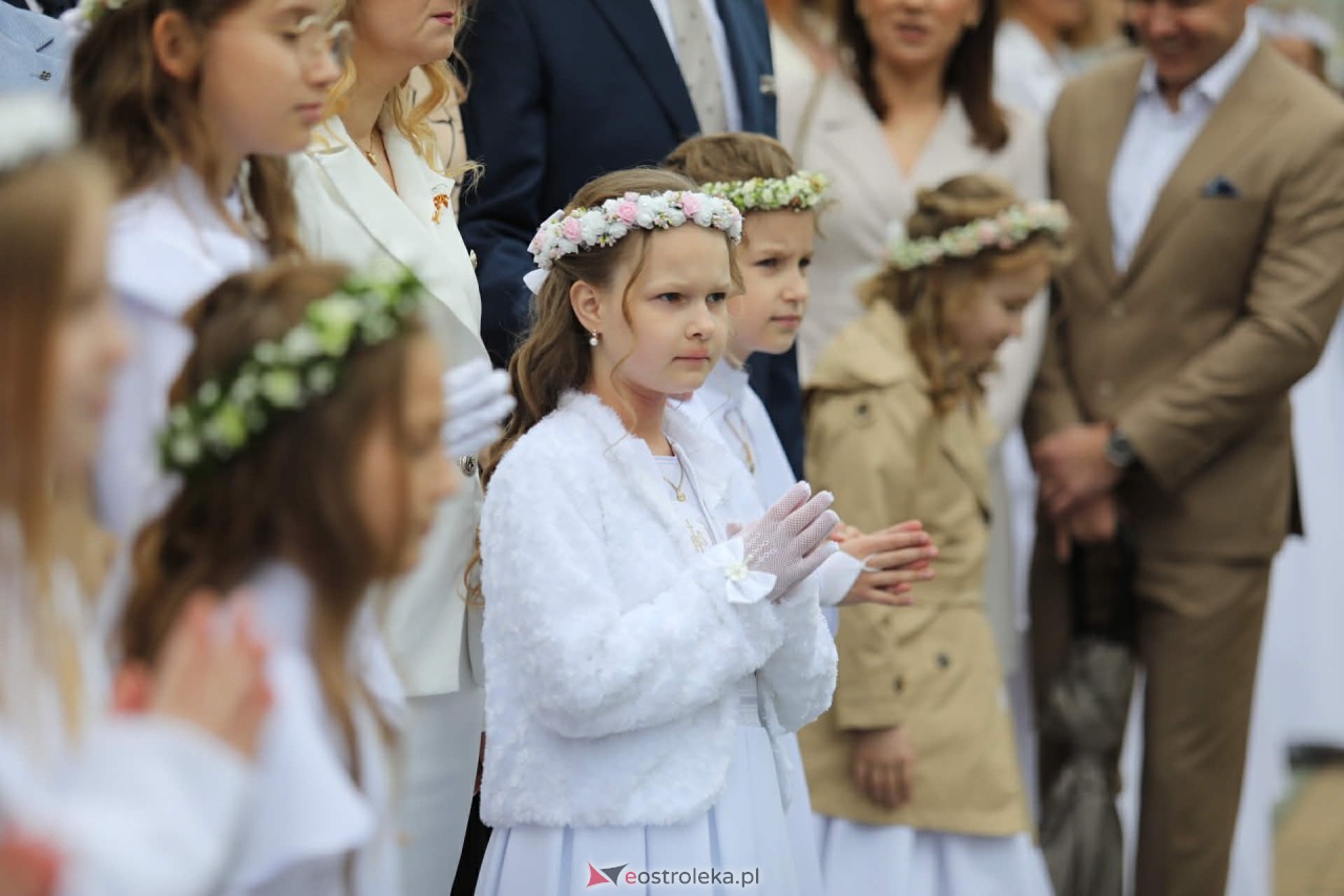 I Komunia Święta w kościele pw. Zbawiciela Świata [16.05.2026] - zdjęcie #37 - eOstroleka.pl