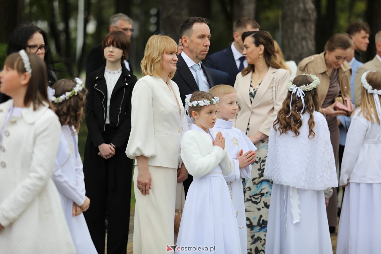 I Komunia Święta w kościele pw. Zbawiciela Świata [16.05.2026] - zdjęcie #34 - eOstroleka.pl