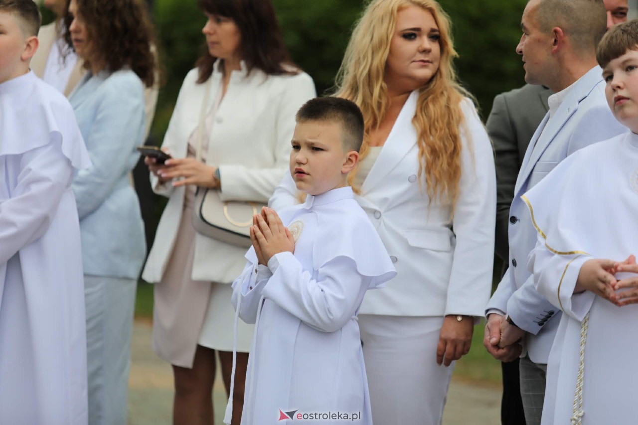 I Komunia Święta w kościele pw. Zbawiciela Świata [16.05.2026] - zdjęcie #28 - eOstroleka.pl
