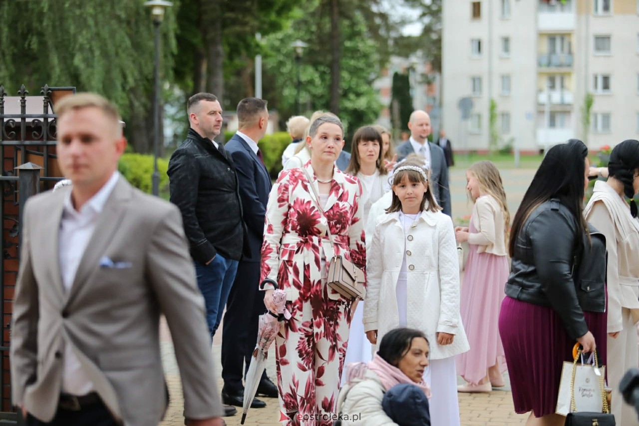 I Komunia Święta w kościele pw. Zbawiciela Świata [16.05.2026] - zdjęcie #25 - eOstroleka.pl