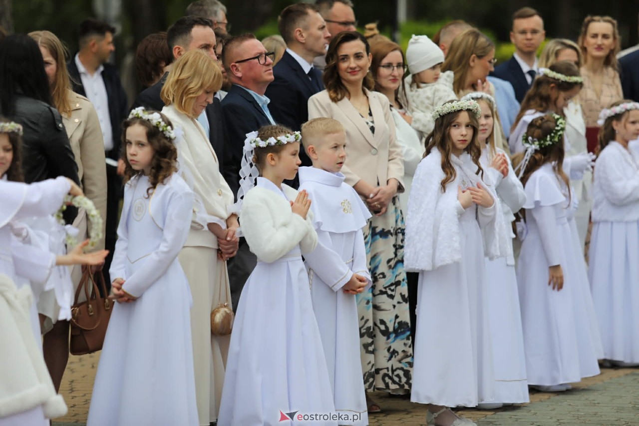 I Komunia Święta w kościele pw. Zbawiciela Świata [16.05.2026] - zdjęcie #23 - eOstroleka.pl