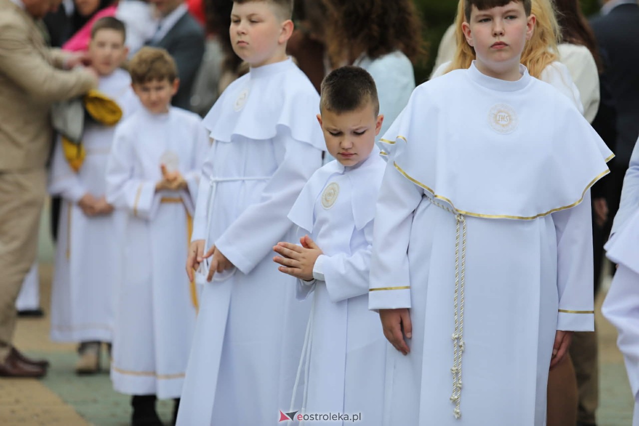 I Komunia Święta w kościele pw. Zbawiciela Świata [16.05.2026] - zdjęcie #15 - eOstroleka.pl