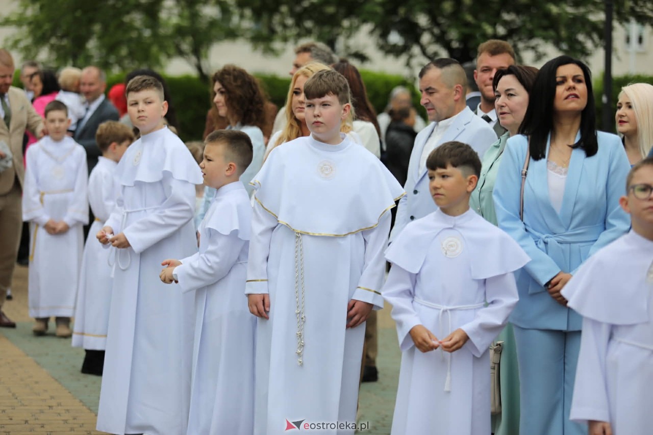 I Komunia Święta w kościele pw. Zbawiciela Świata [16.05.2026] - zdjęcie #14 - eOstroleka.pl