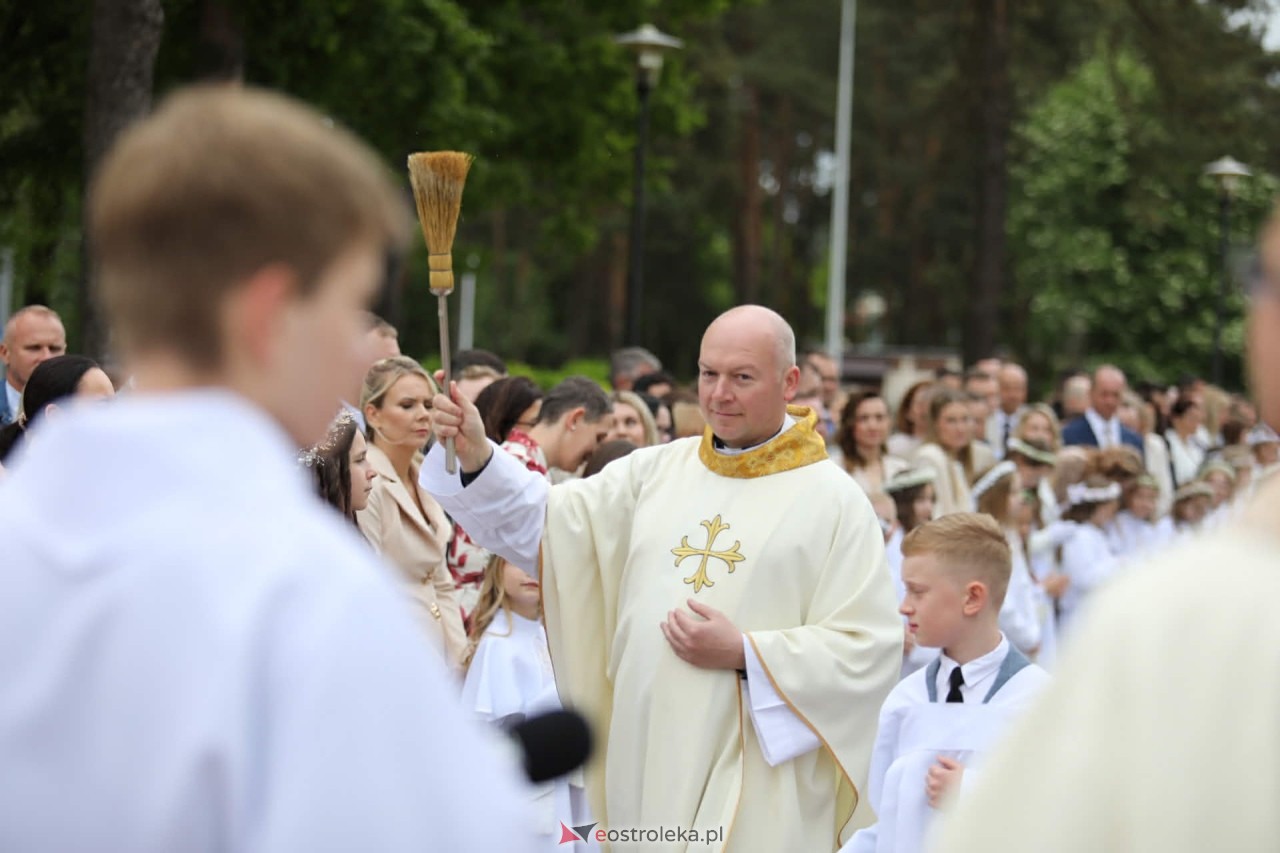 I Komunia Święta w kościele pw. Zbawiciela Świata [16.05.2026] - zdjęcie #11 - eOstroleka.pl