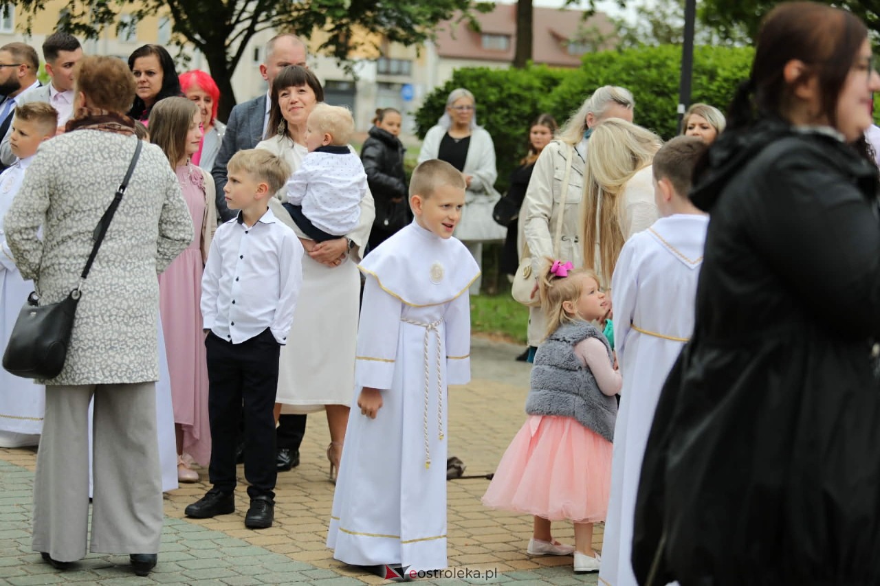 I Komunia Święta w kościele pw. Zbawiciela Świata [16.05.2026] - zdjęcie #9 - eOstroleka.pl