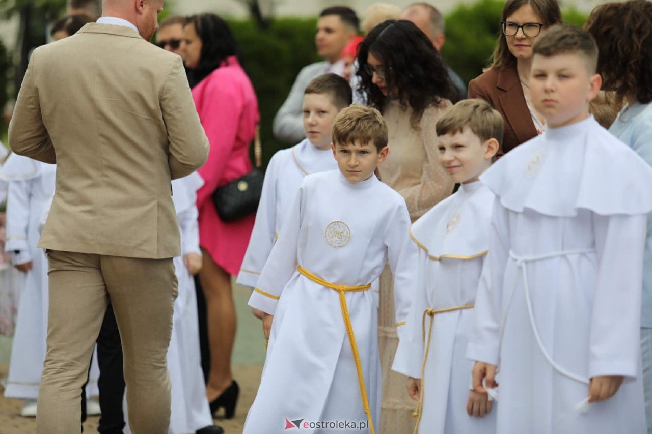 I Komunia Święta w kościele pw. Zbawiciela Świata [16.05.2026] - zdjęcie #8 - eOstroleka.pl