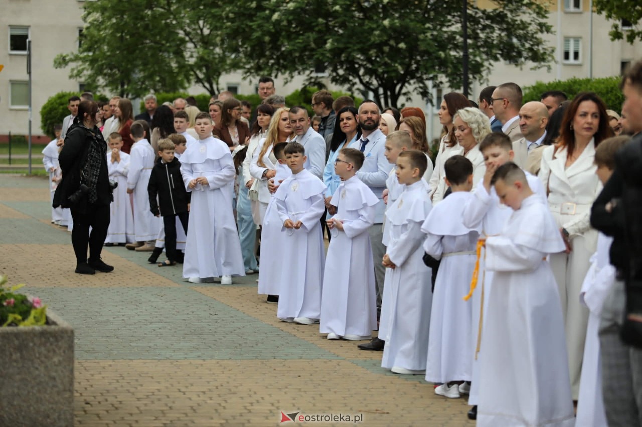 I Komunia Święta w kościele pw. Zbawiciela Świata [16.05.2026] - zdjęcie #2 - eOstroleka.pl