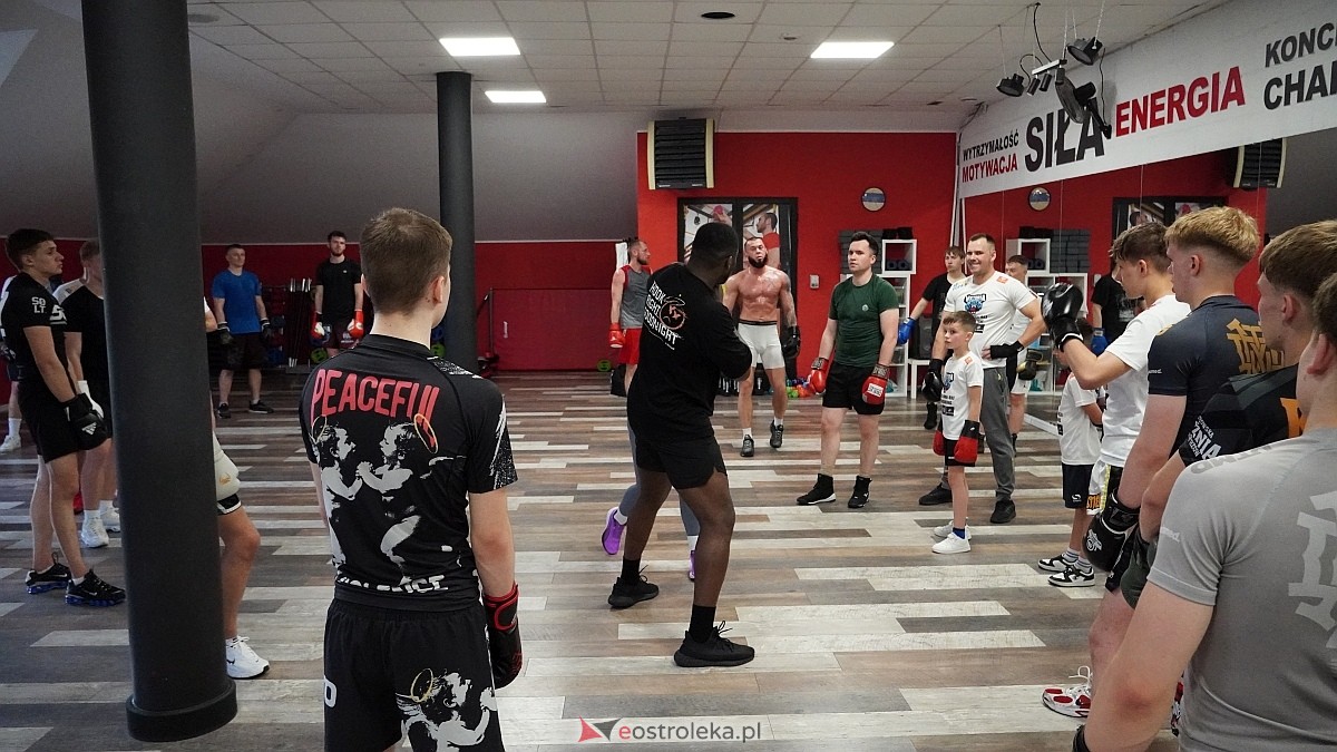 Seminarium bokserskie z Izu Ugonohem [17.05.2026] - zdjęcie #9 - eOstroleka.pl