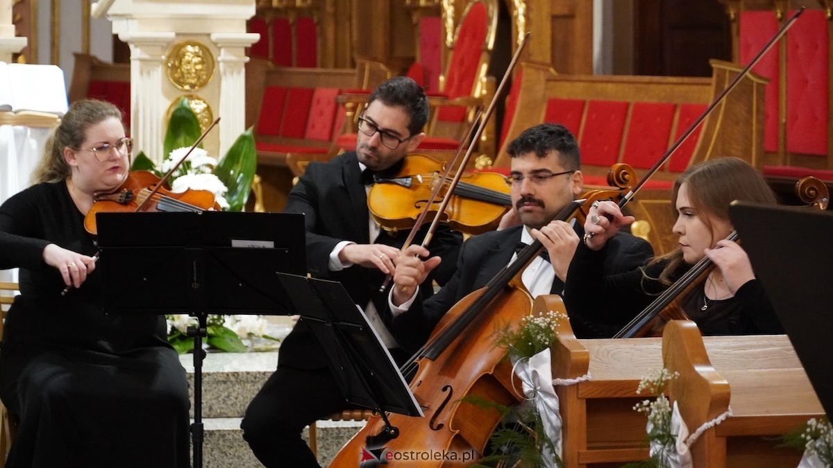 Koncert Filharmonii Kameralnej im. Witolda Lutosławskiego w Łomży w kościele w Kadzidle [17.05.2026] - zdjęcie #57 - eOstroleka.pl