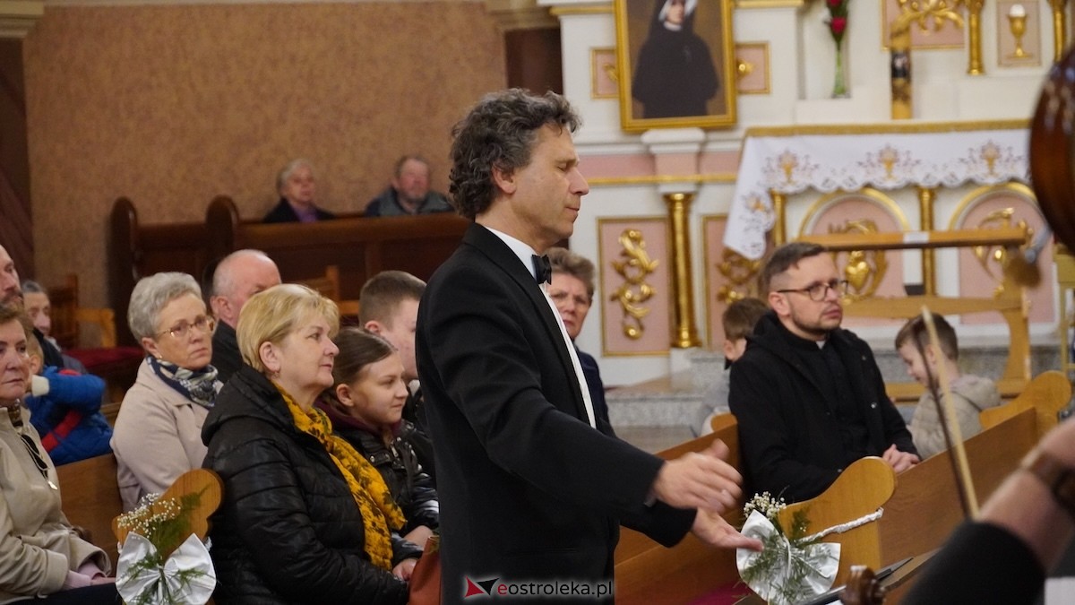 Koncert Filharmonii Kameralnej im. Witolda Lutosławskiego w Łomży w kościele w Kadzidle [17.05.2026] - zdjęcie #51 - eOstroleka.pl