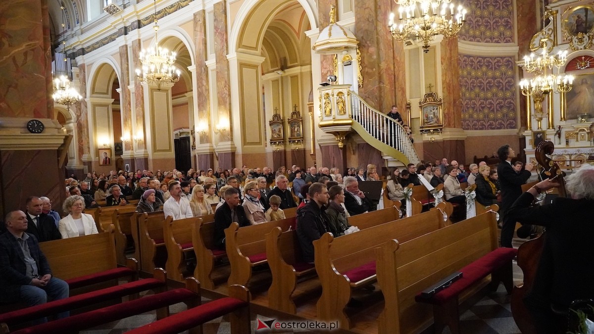 Koncert Filharmonii Kameralnej im. Witolda Lutosławskiego w Łomży w kościele w Kadzidle [17.05.2026] - zdjęcie #50 - eOstroleka.pl