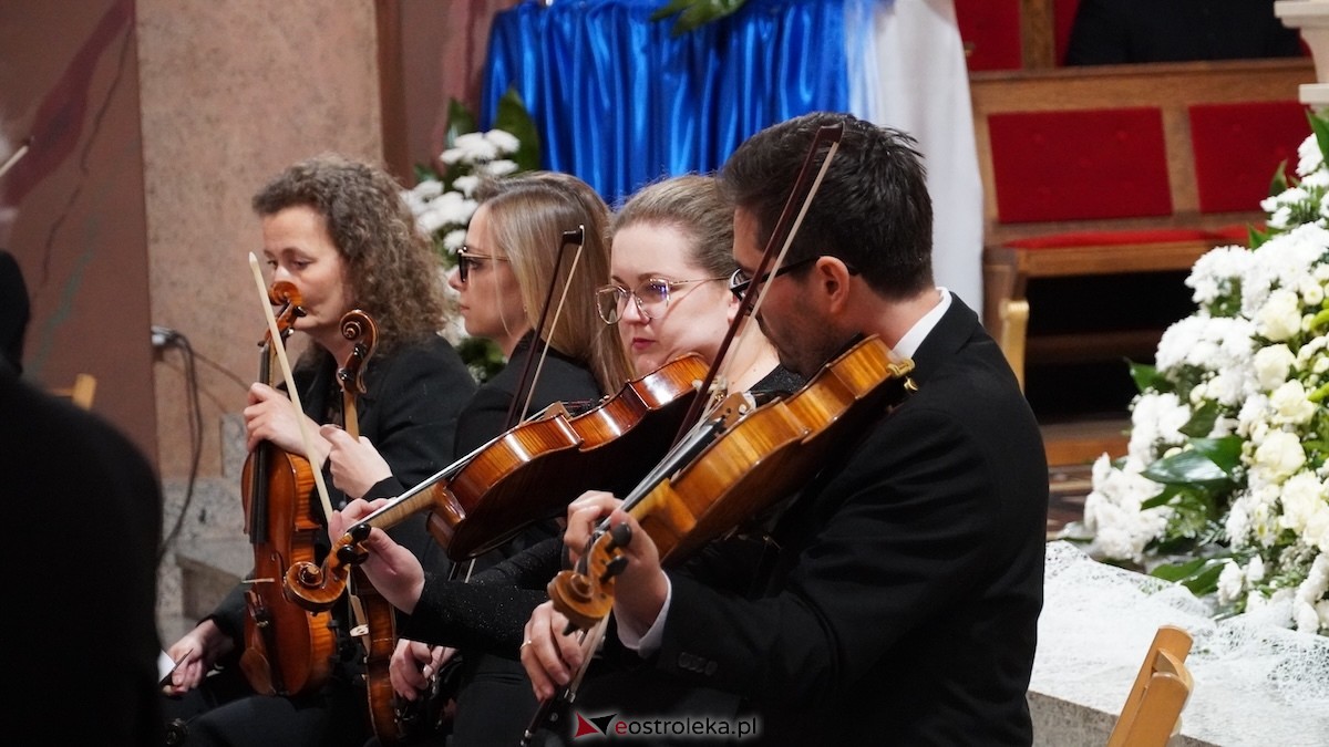 Koncert Filharmonii Kameralnej im. Witolda Lutosławskiego w Łomży w kościele w Kadzidle [17.05.2026] - zdjęcie #42 - eOstroleka.pl