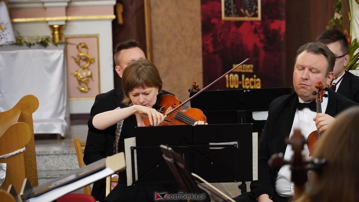 Koncert Filharmonii Kameralnej im. Witolda Lutosławskiego w Łomży w kościele w Kadzidle [17.05.2026] - zdjęcie #40 - eOstroleka.pl