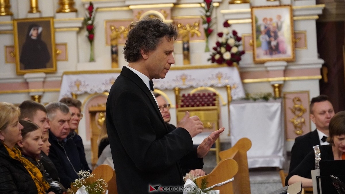 Koncert Filharmonii Kameralnej im. Witolda Lutosławskiego w Łomży w kościele w Kadzidle [17.05.2026] - zdjęcie #38 - eOstroleka.pl
