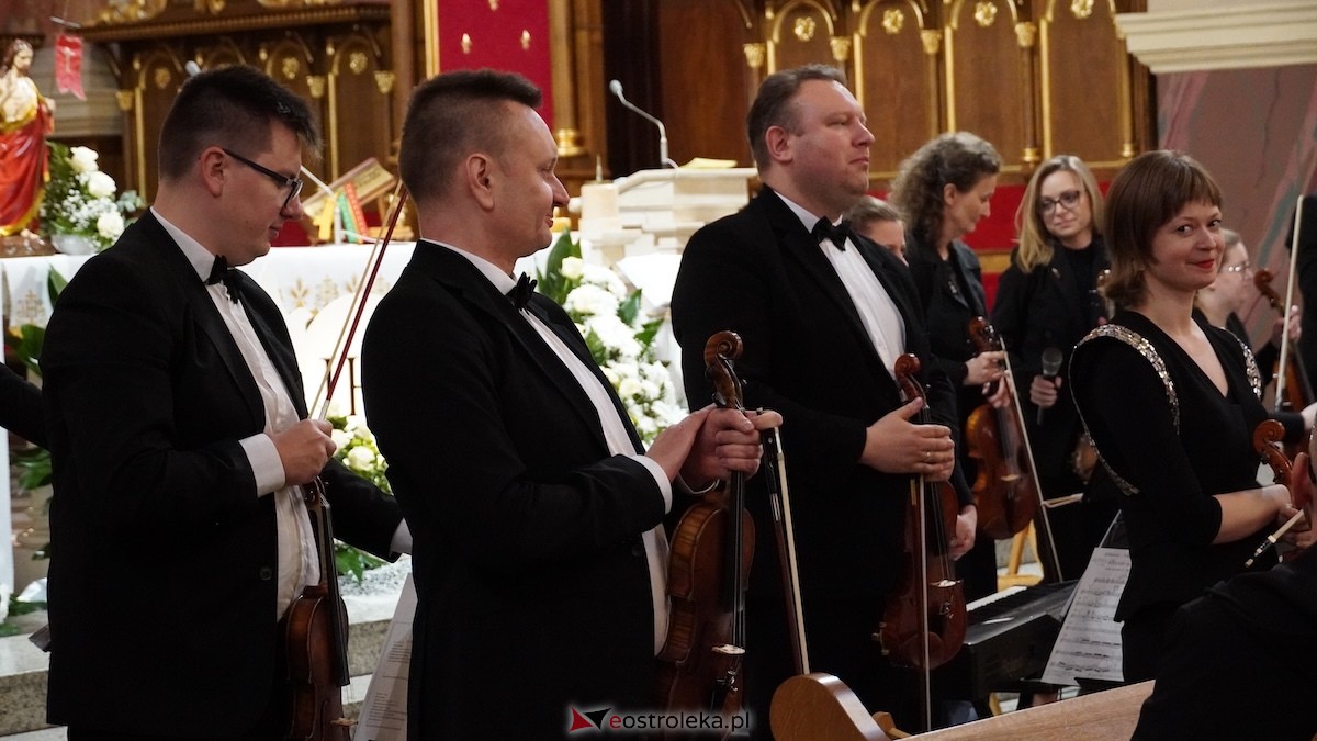 Koncert Filharmonii Kameralnej im. Witolda Lutosławskiego w Łomży w kościele w Kadzidle [17.05.2026] - zdjęcie #32 - eOstroleka.pl