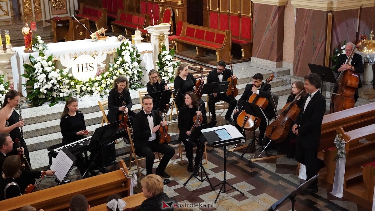 Koncert Filharmonii Kameralnej im. Witolda Lutosławskiego w Łomży w kościele w Kadzidle [17.05.2026] - zdjęcie #22 - eOstroleka.pl