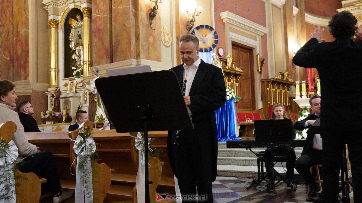 Koncert Filharmonii Kameralnej im. Witolda Lutosławskiego w Łomży w kościele w Kadzidle [17.05.2026] - zdjęcie #12 - eOstroleka.pl