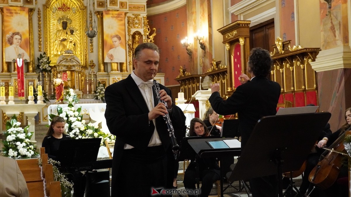 Koncert Filharmonii Kameralnej im. Witolda Lutosławskiego w Łomży w kościele w Kadzidle [17.05.2026] - zdjęcie #10 - eOstroleka.pl
