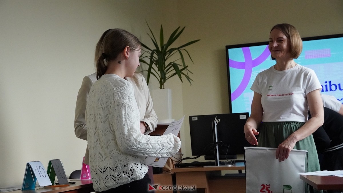 Omnibus Biblioteczny w Bibliotece Pedagogicznej [19.05.2026] - zdjęcie #16 - eOstroleka.pl