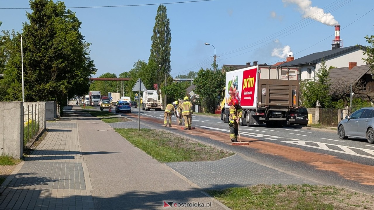 Plama oleju na Łomżyńskiej [21.05.2026] - zdjęcie #13 - eOstroleka.pl