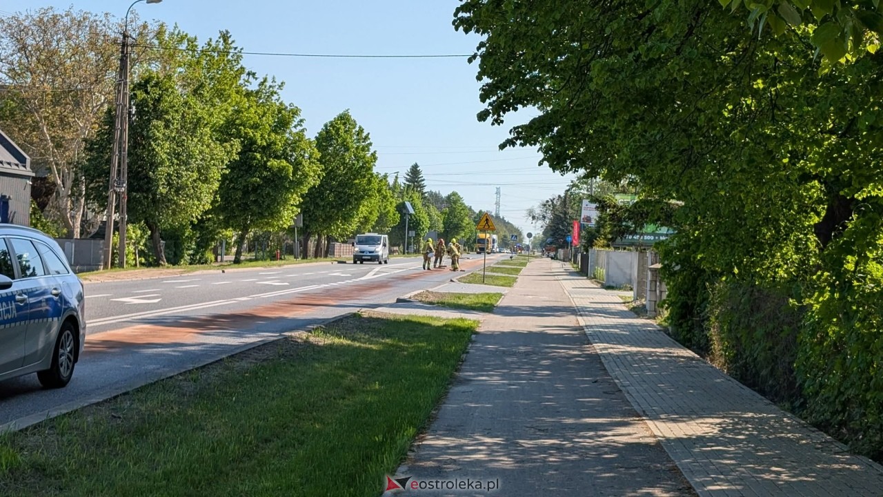 Plama oleju na Łomżyńskiej [21.05.2026] - zdjęcie #12 - eOstroleka.pl