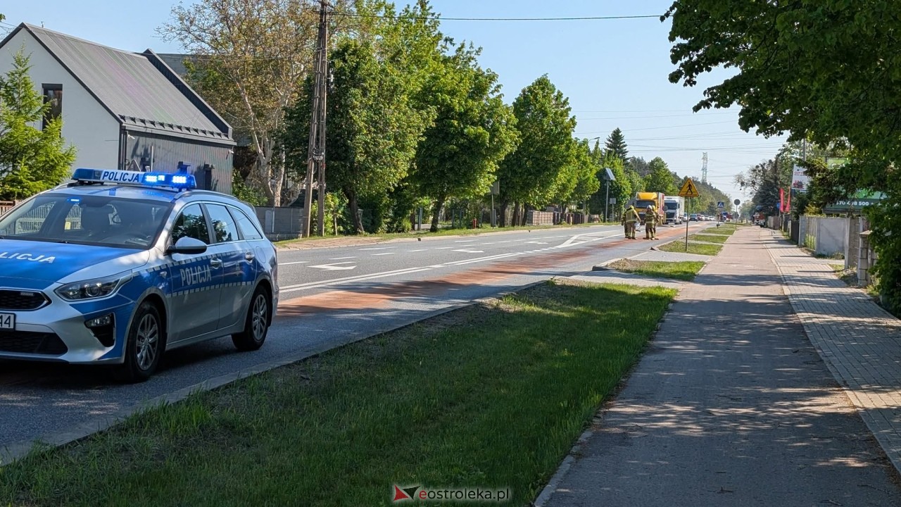 Plama oleju na Łomżyńskiej [21.05.2026] - zdjęcie #10 - eOstroleka.pl