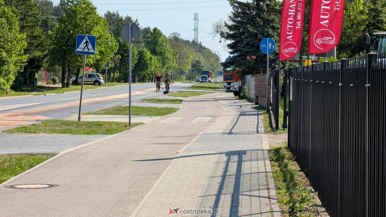 Plama oleju na Łomżyńskiej [21.05.2026] - zdjęcie #5 - eOstroleka.pl