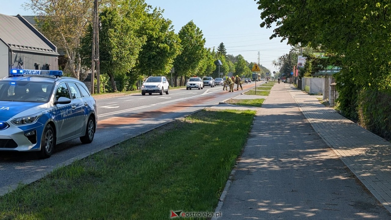 Plama oleju na Łomżyńskiej [21.05.2026] - zdjęcie #2 - eOstroleka.pl
