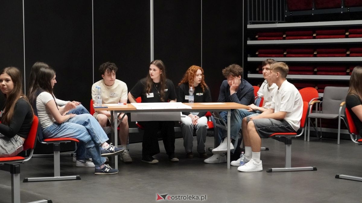 Młodzi mają głos! Debata o przyszłości w Muzeum Żołnierzy Wyklętych [21.05.2026] - zdjęcie #37 - eOstroleka.pl