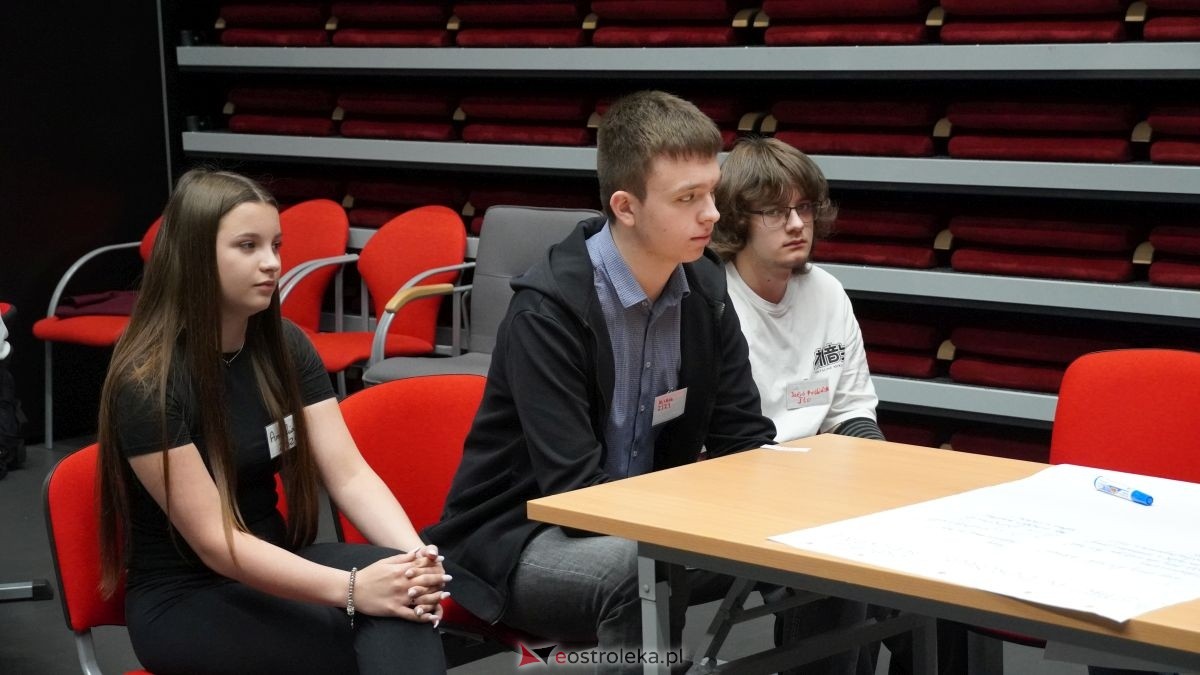 Młodzi mają głos! Debata o przyszłości w Muzeum Żołnierzy Wyklętych [21.05.2026] - zdjęcie #25 - eOstroleka.pl