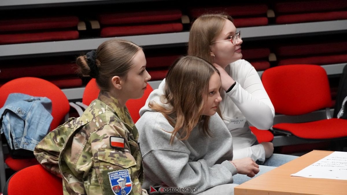 Młodzi mają głos! Debata o przyszłości w Muzeum Żołnierzy Wyklętych [21.05.2026] - zdjęcie #20 - eOstroleka.pl