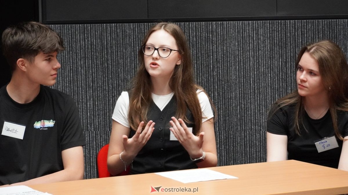 Młodzi mają głos! Debata o przyszłości w Muzeum Żołnierzy Wyklętych [21.05.2026] - zdjęcie #5 - eOstroleka.pl