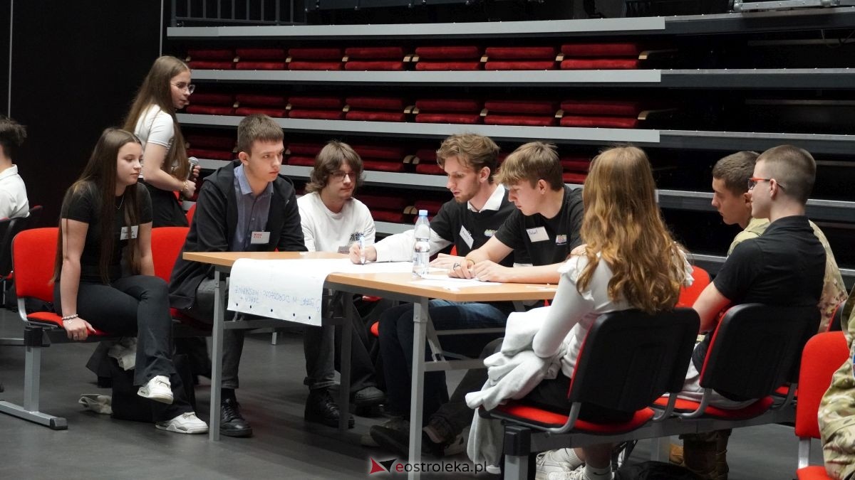 Młodzi mają głos! Debata o przyszłości w Muzeum Żołnierzy Wyklętych [21.05.2026] - zdjęcie #2 - eOstroleka.pl