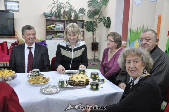 Osiedle Sienkiewicza: Mieszkańcy integrują się na wieczorkach tematycznych [7.XII.2011] - zdjęcie #6 - eOstroleka.pl