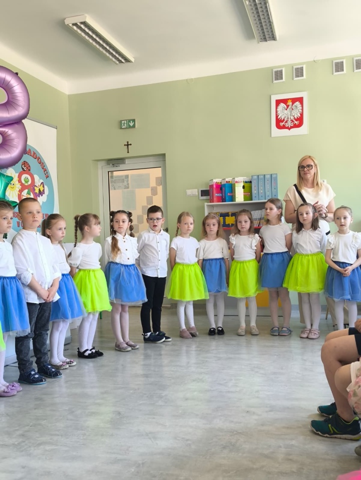 Małe talenty z Ostrołęki zaśpiewały po angielsku. Konkurs w Przedszkolu Miejskim nr 8 [21.05.2026] - zdjęcie #62 - eOstroleka.pl