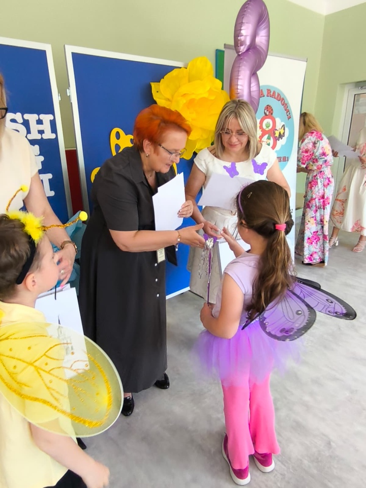 Małe talenty z Ostrołęki zaśpiewały po angielsku. Konkurs w Przedszkolu Miejskim nr 8 [21.05.2026] - zdjęcie #39 - eOstroleka.pl